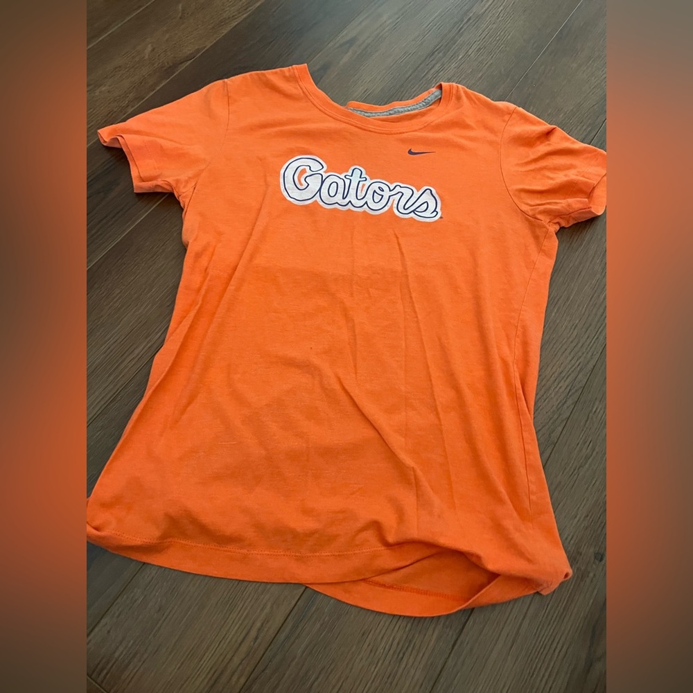 NIKE Gator T